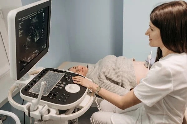 个性化的医疗护理是保障代孕妈妈健康的关键